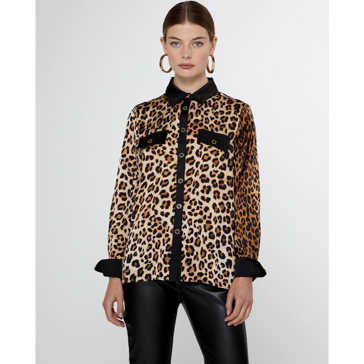 Camicia stampa animalier con colletto e pattina in contrasto
