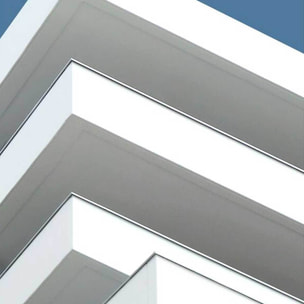 Affiche architecture urbaine balcons sur angle Affiche + cadre en bois - Chêne