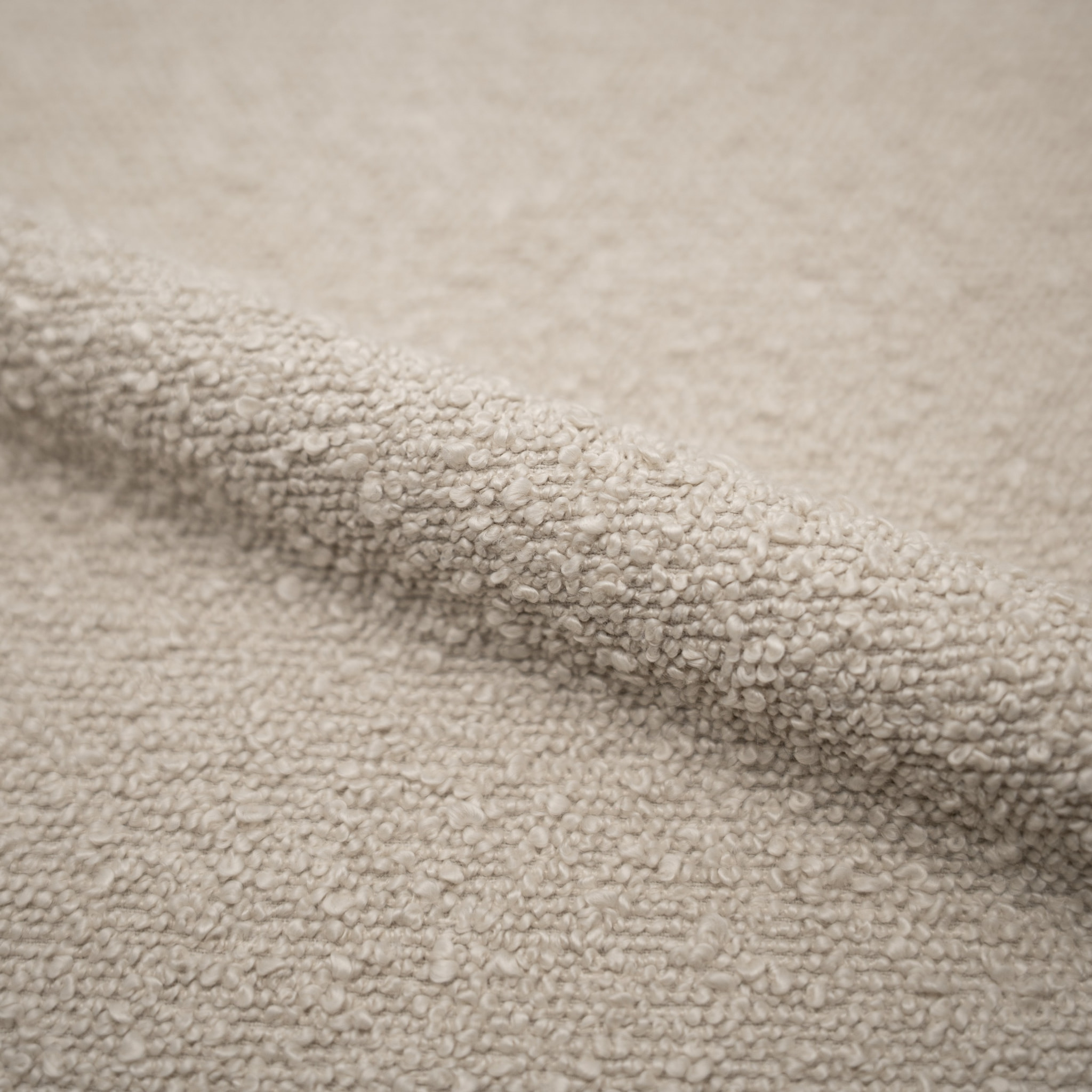 Lot de 2 chaises pour îlot central 65.5 cm en tissu bouclette beige - Henrik