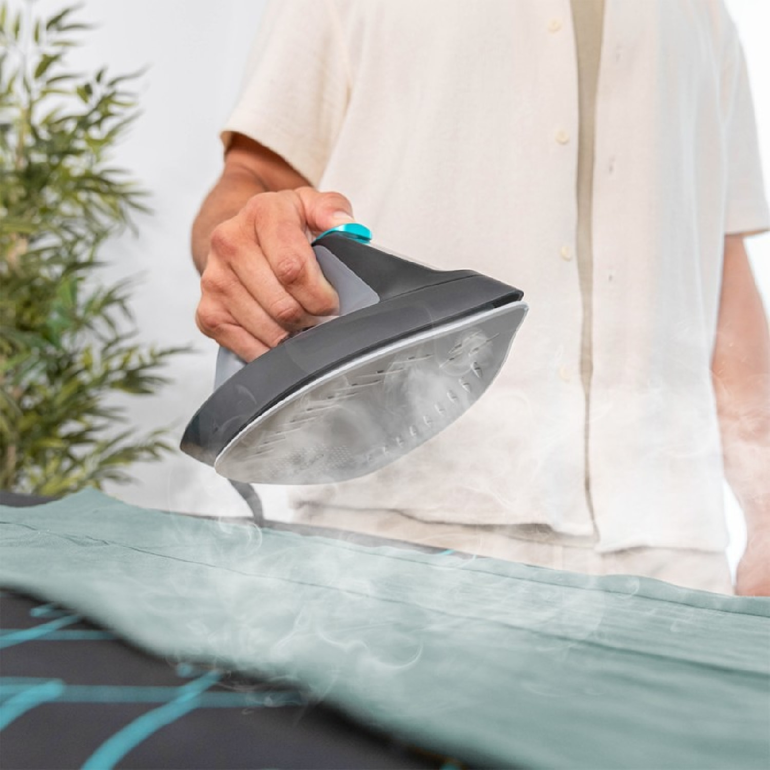 Cecotec Ferro da stiro con caldaia IronHero 3000 Station