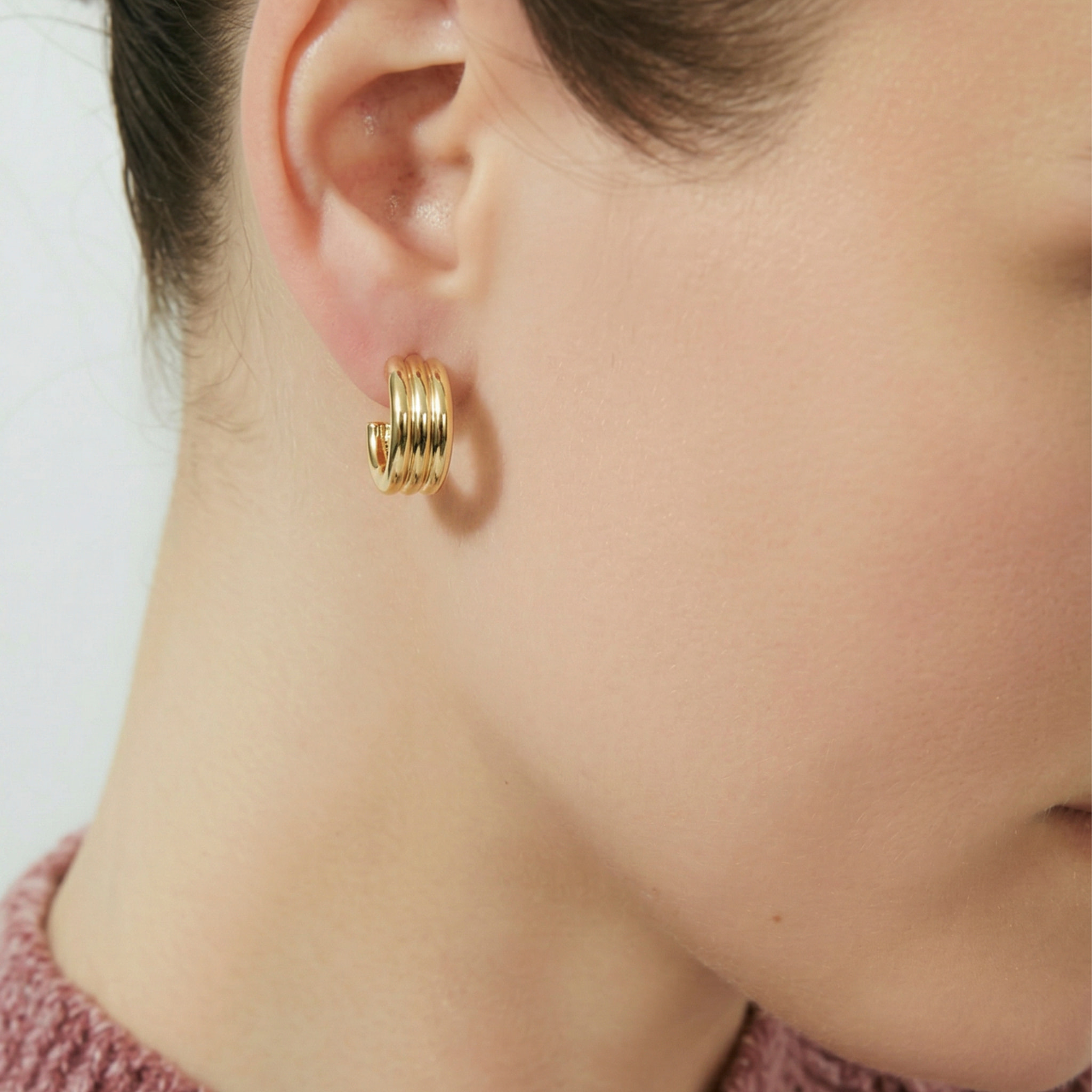 Pendientes Sungi acabado oro amarillo 18k