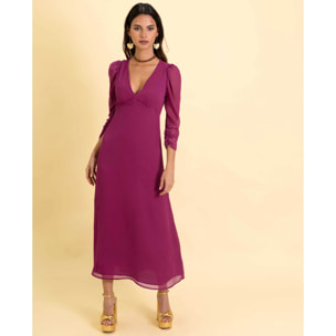 Vestido midi con manga larga y escote