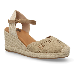 Alpargata valenciana cuña con adornos calados para mujer