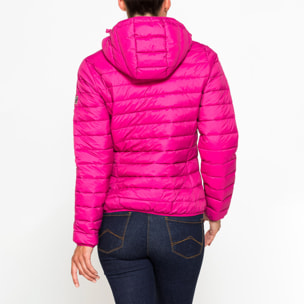 GIUBBOTTO RESISTENTE ALLA PIOGGIA CON IMBOTTITURA ULTRA LEGGERA. Vestibilità regolare.