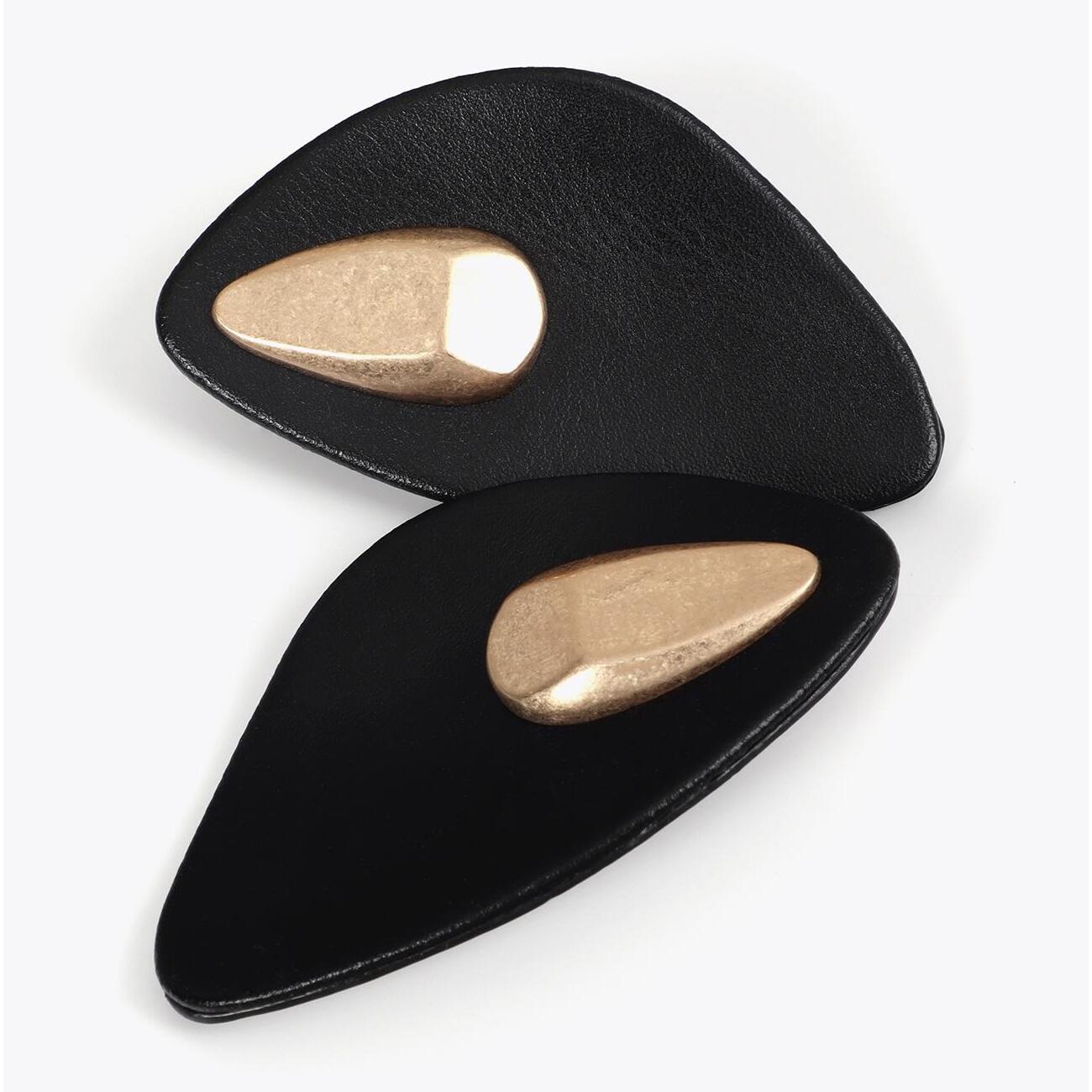 Orecchini grandi effetto pelle con pezzo metallico