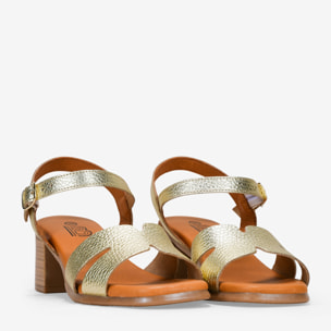 Sandalias de tacón doradas en piel con pulsera