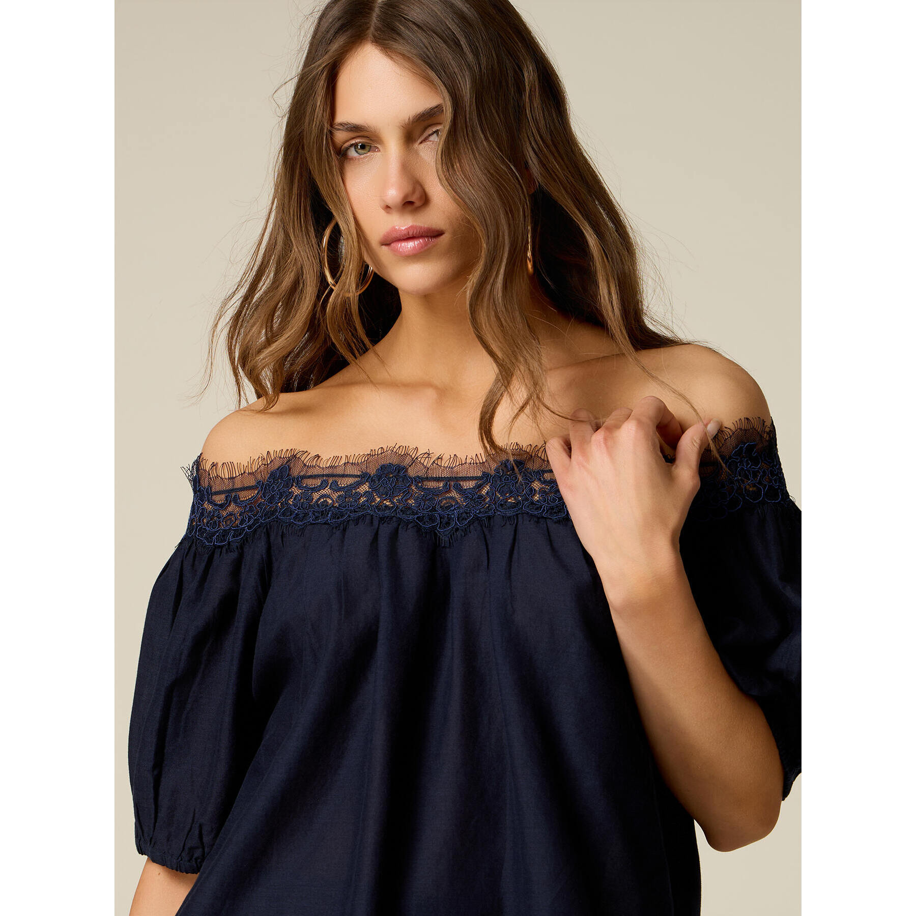 Oltre - Blusa off shoulders con encaje - Azul