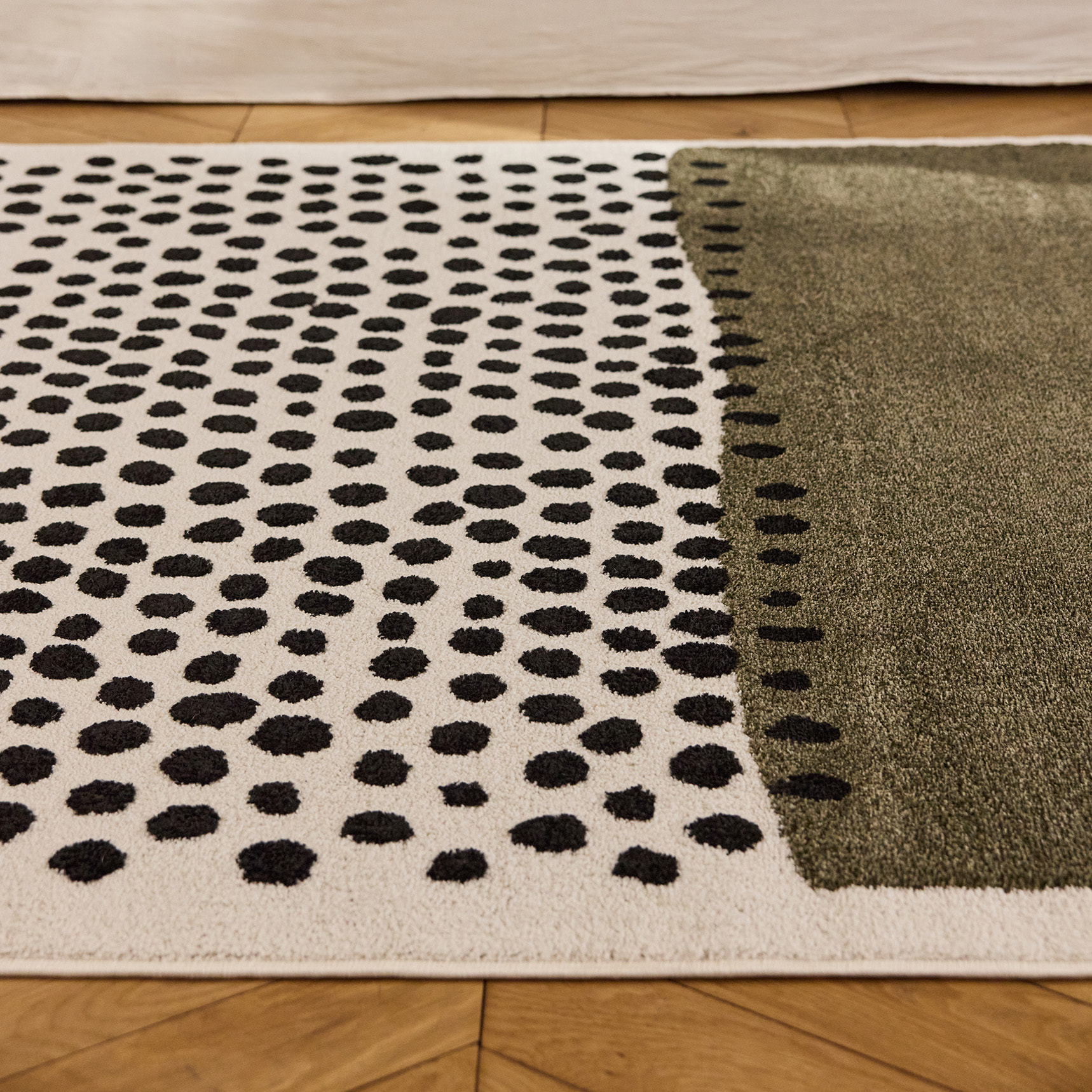 PANTONE - Tapis vert à motif à pois TERRA DEL SOL