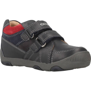 Zapatos Niño de la marca GEOX  modelo B NEW BALU BOY GRIS