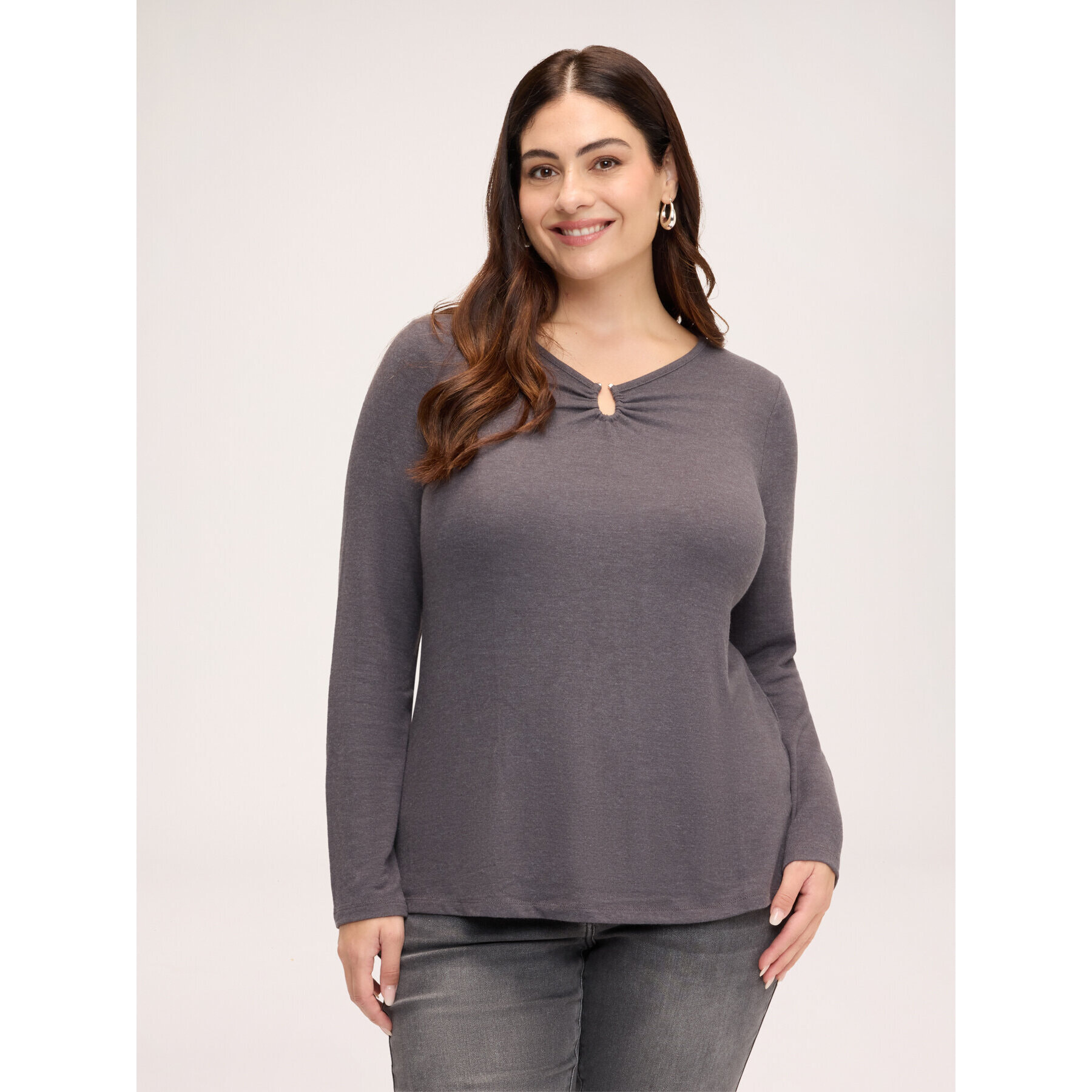 Fiorella Rubino - T-shirt scollo a V con applicazioni gioiello - Grigio