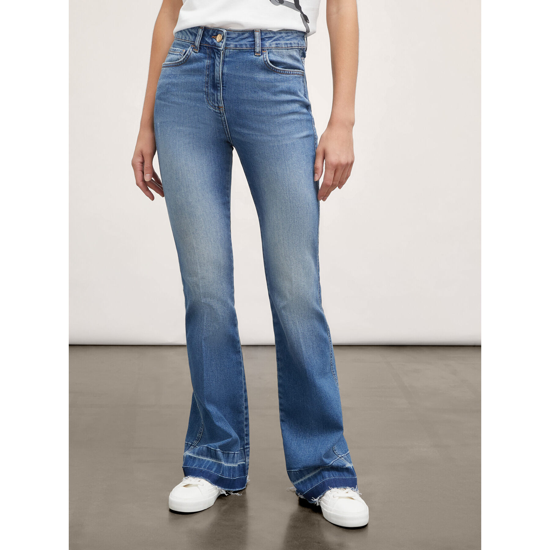 Motivi - Jeans flare con orlo sfrangiato - Blu