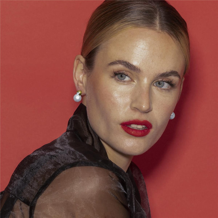 Pendientes con Perla Blanca acabado oro 18k