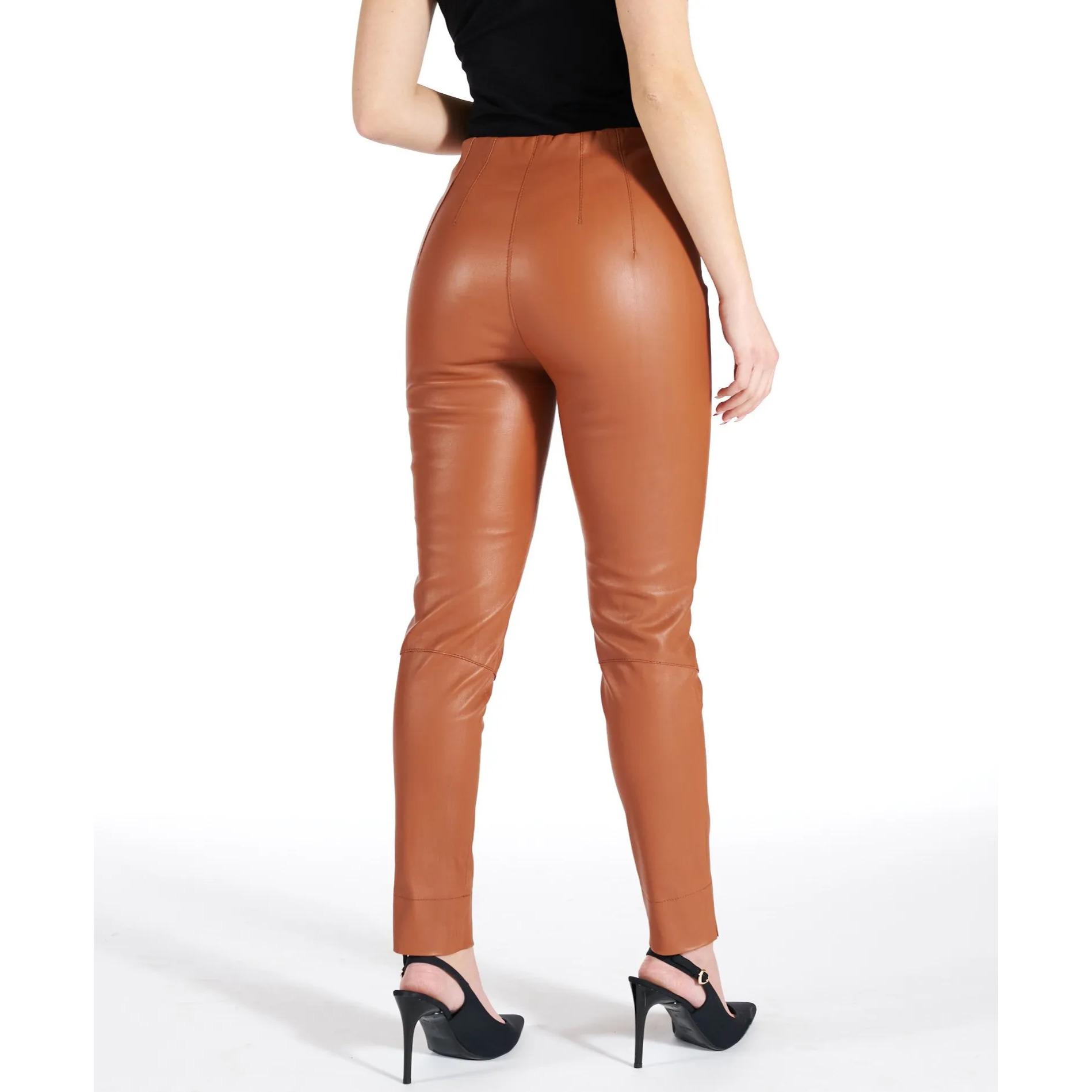 Leggings in pelle cognac elasticizzata effetto liscio