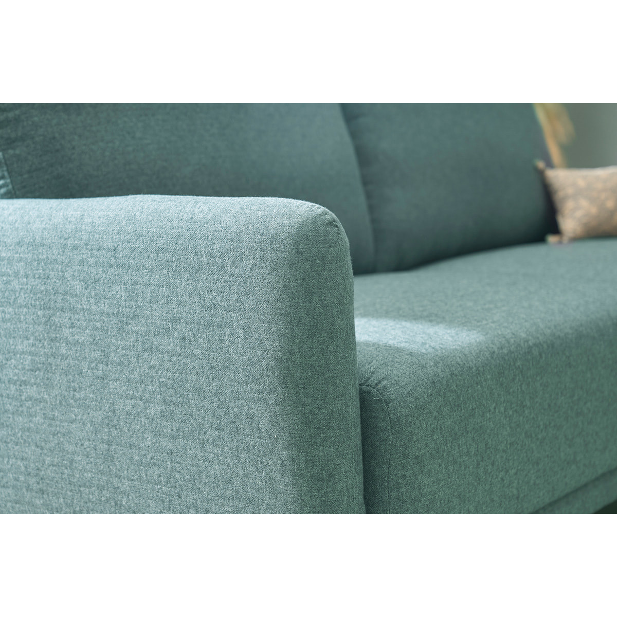 Canapé design 3 places en tissu vert de gris et bois clair BONO