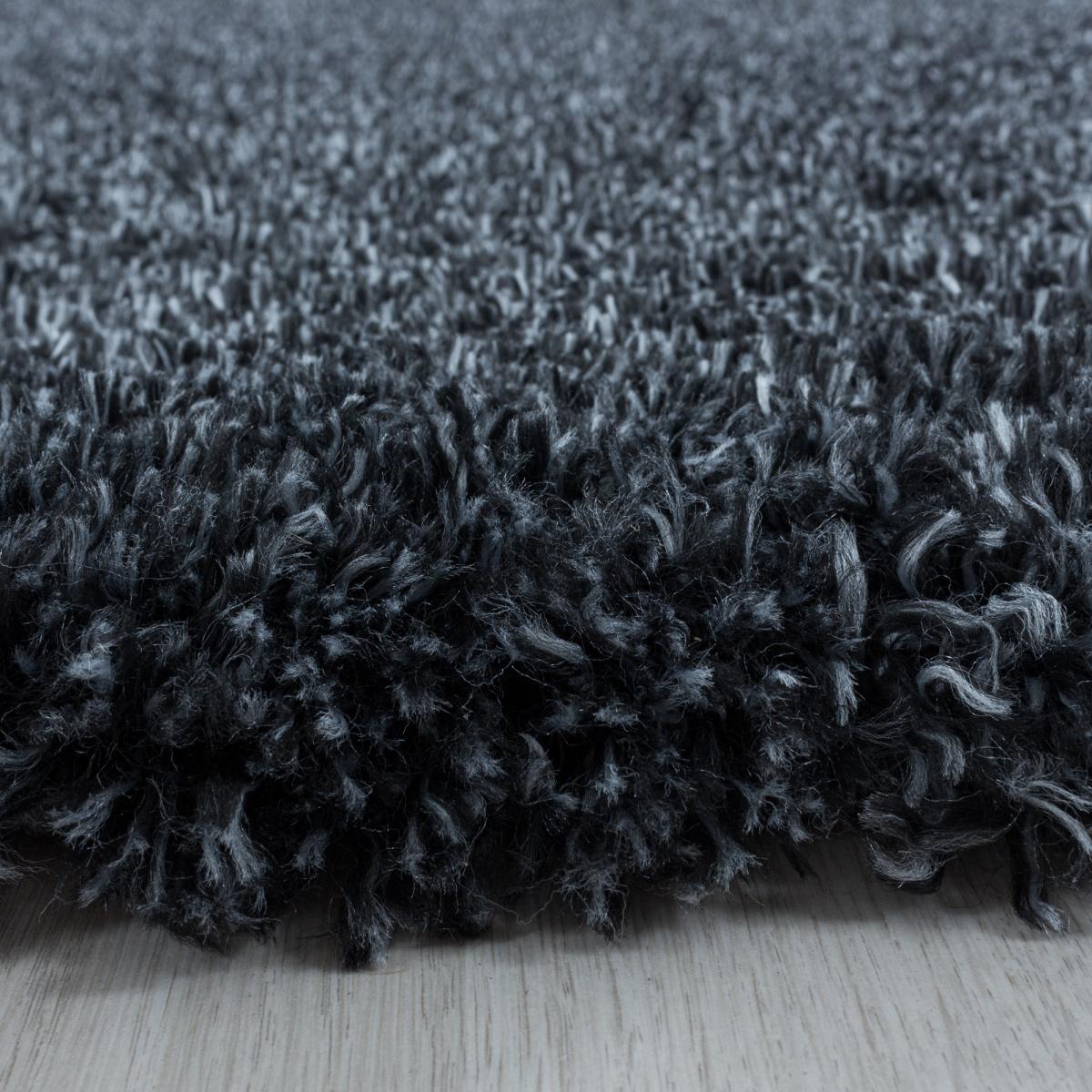 Tapis longs poils shaggy tissé motif uni TENI