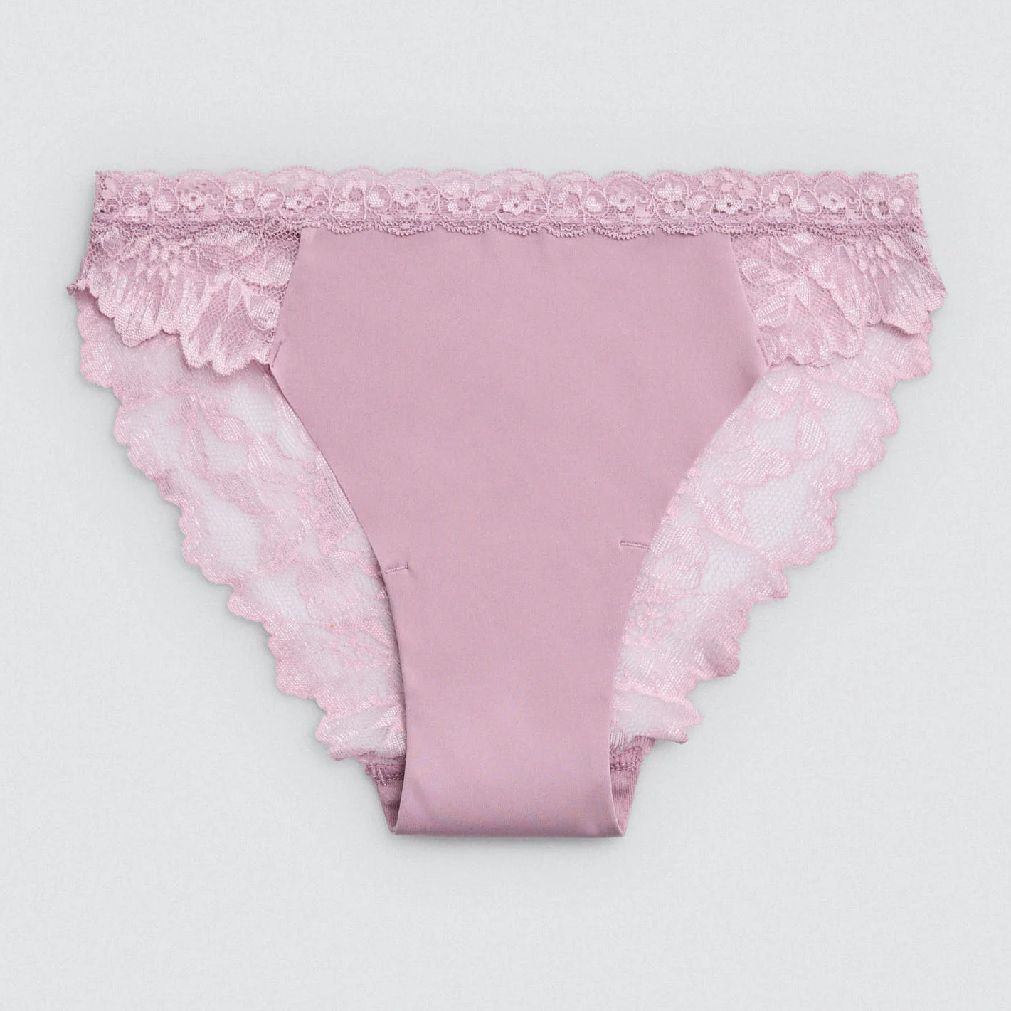 Slip brasiliano elasticizzato con pizzo lilla