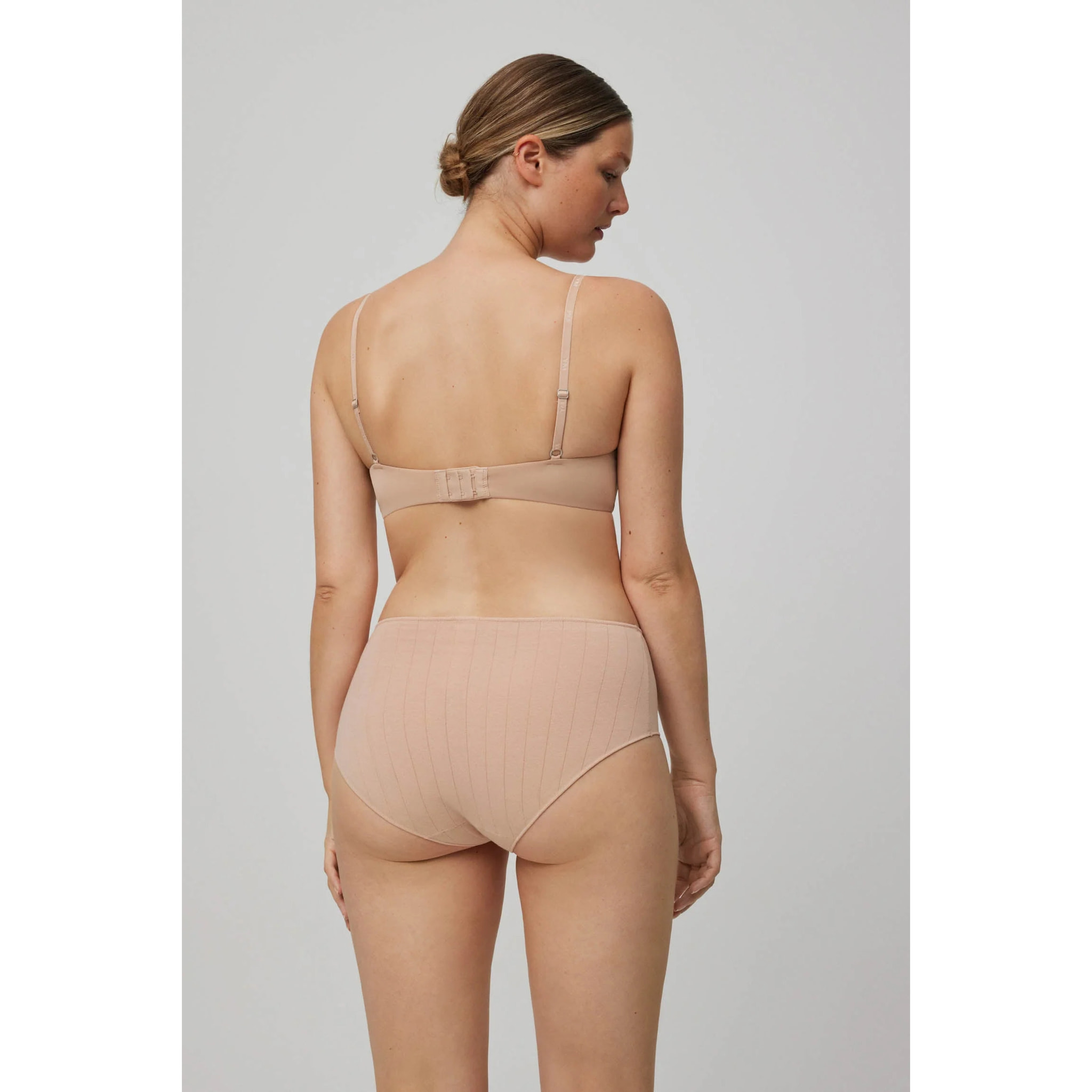 Slip a vita alta a coste beige