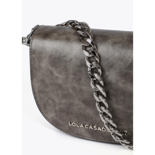 Tracolla effetto pelle invecchiata con patta e dettaglio catena