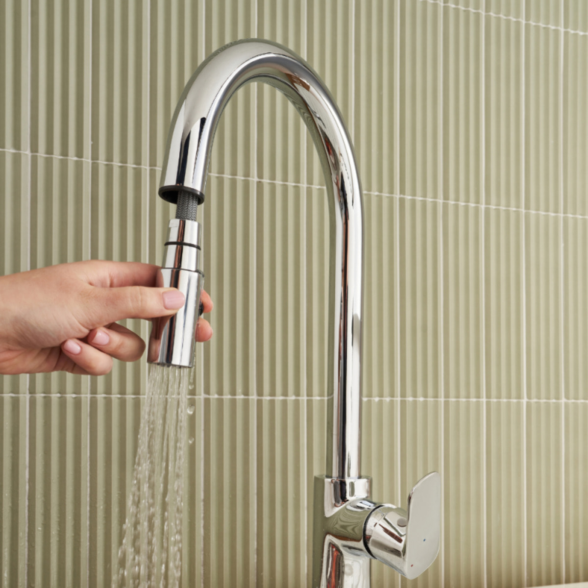 Robinet cuisine avec douchette extractible July+ col de cygne et orientable