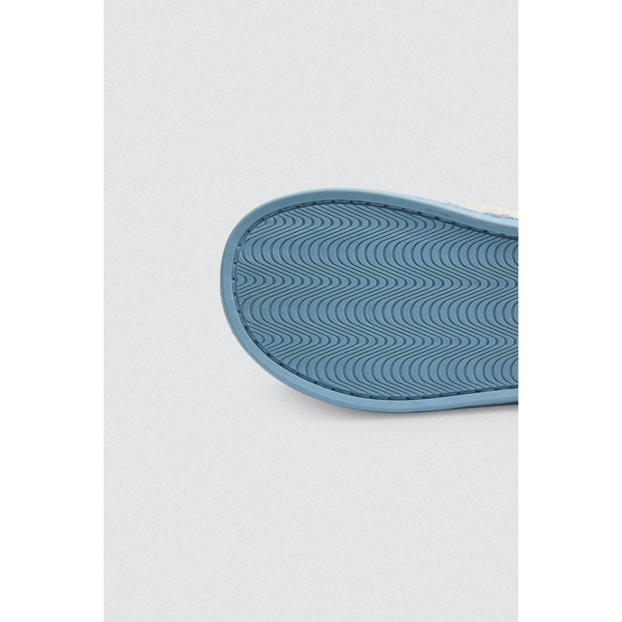 Pantofole con dettagli a cuore 3D