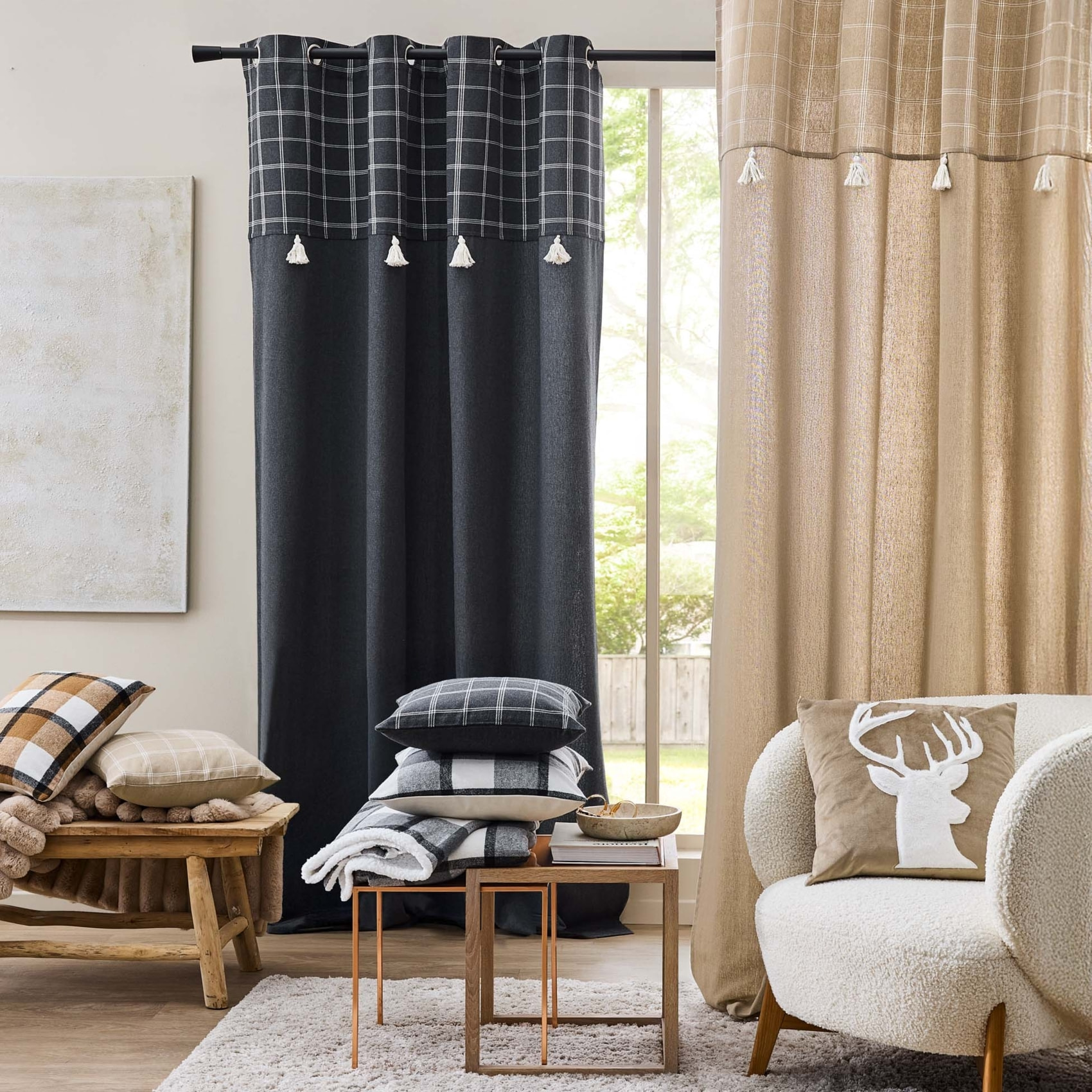 Rideau à œillets avec haut à carreaux et pompons en polycoton - Gris anthracite