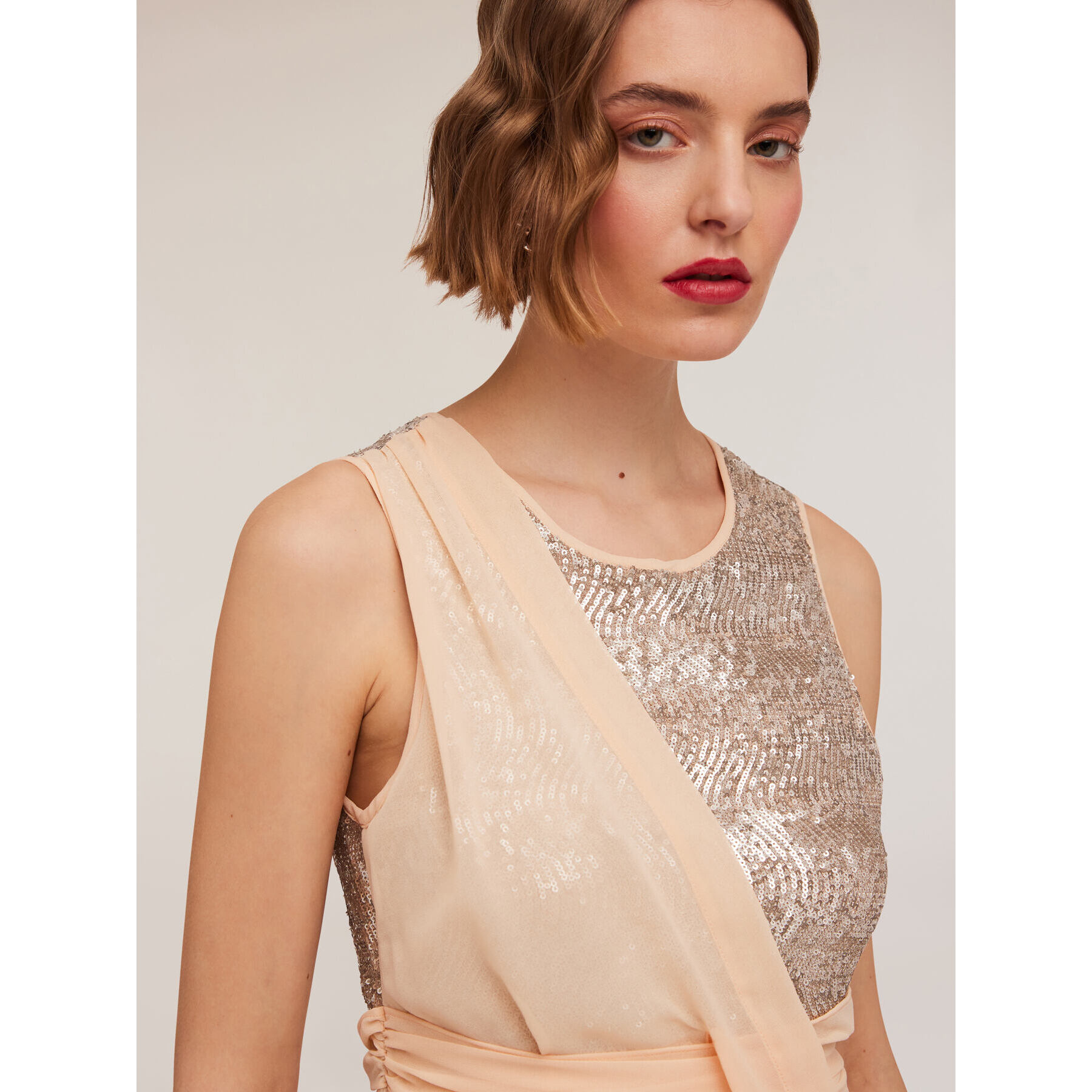 Motivi - Vestido largo peplum con corpiño de lentejuelas - Rosa