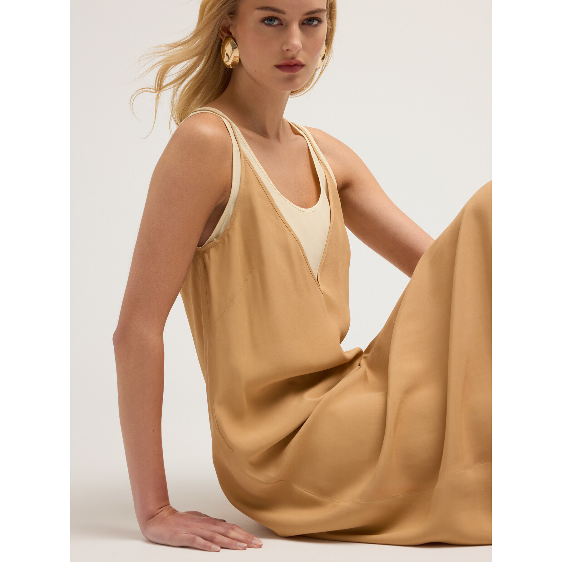 Motivi - Vestido largo doble de viscosa - Beige
