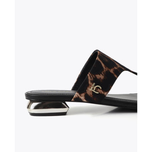 Sandalo basso con stampa animalier e applicazione metallica sulla punta