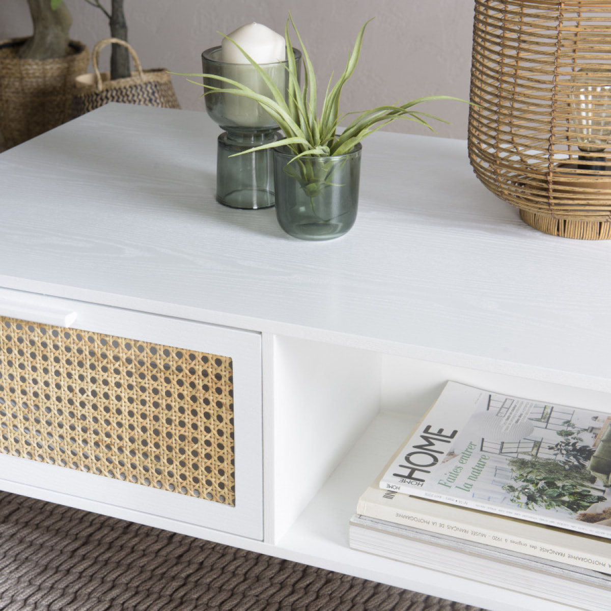 SANDRO - Table basse blanche 2 tiroirs 1 niche cannage naturel
