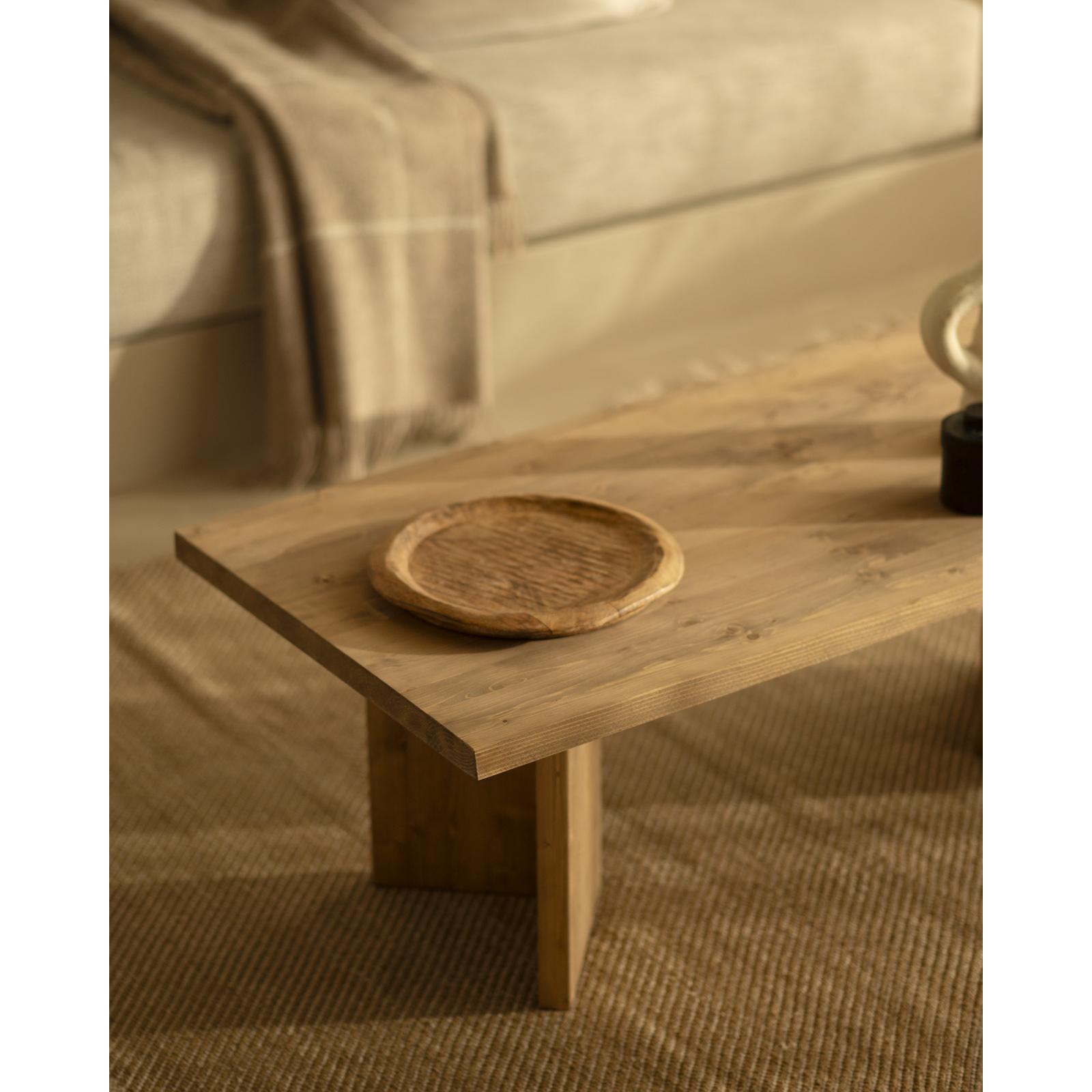 Mesa de centro de madera maciza en tono roble oscuro de 120x50 cm Alto: 40 Largo: 120 Ancho: 55