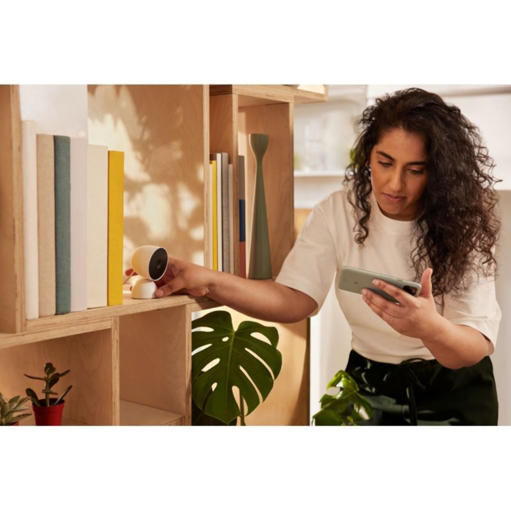 Caméra de surveillance GOOGLE Wifi Nest Cam Indoor