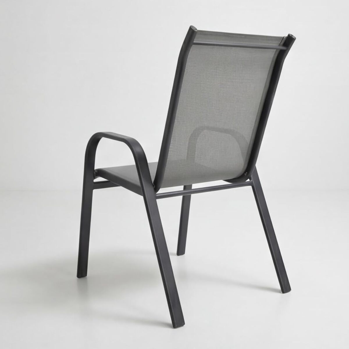 Set 4 sedie da giardino in acciaio zincato verniciato a polvere con seduta in texilene traspirante, resistenti agli agenti atmosferici, leggere e confortevoli, ideali per balcone terrazzo e outdoor, facili da pulire e durevoli