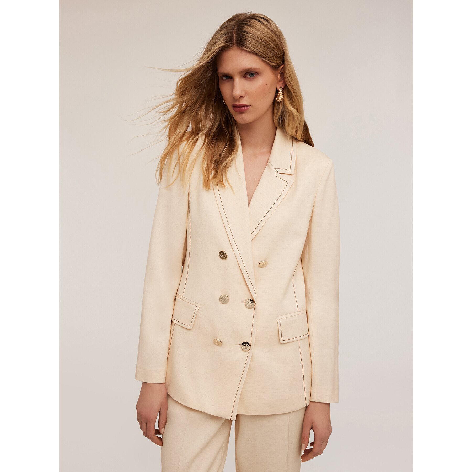 Motivi - Blazer de tela con pespuntes en contraste - Beige