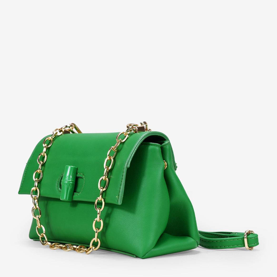 Bolso bandolera verde con solapa