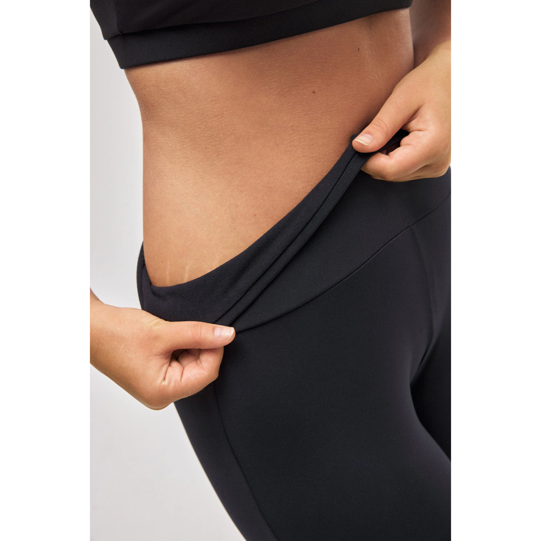 Leggings termici svasati con interno in peluche nero e stile sportivo