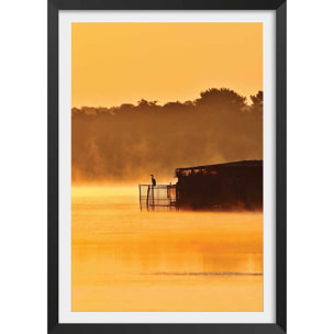 Affiche photo héron sur l'étang blanc Affiche + cadre en bois - Noir