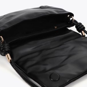 Tracolla imbottita effetto pelle con borchie