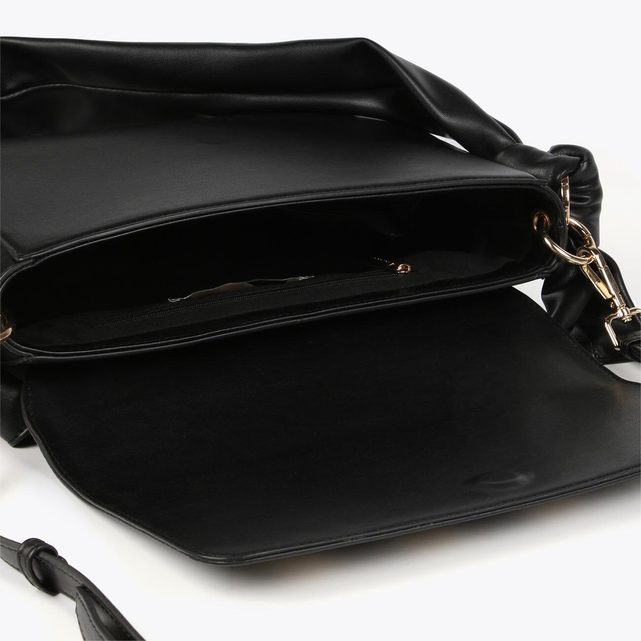 Borsa a tracolla con occhielli in metallo quadrati