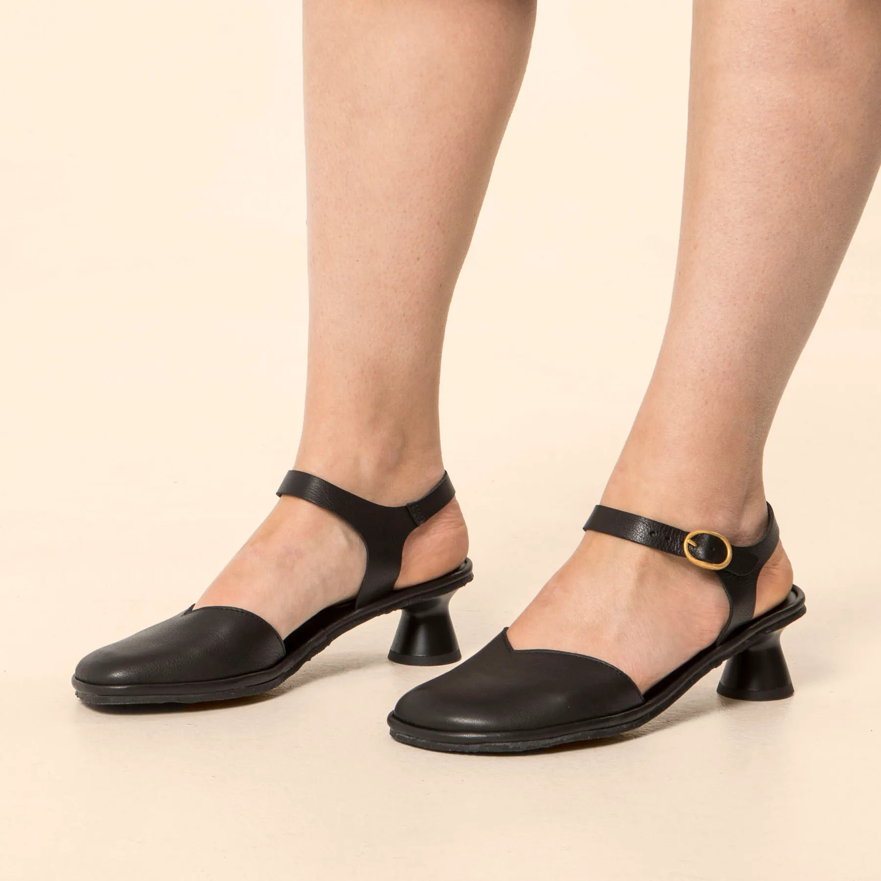 Sandalias con tacón N884 SOFT NAPPA BLACK/ FLORA color Black