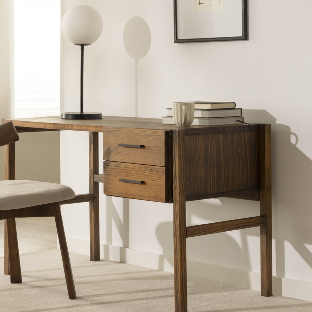 Bureau Lipe -bois massif d'araucaria-couleur nogal 120 x 75 x 60 cm