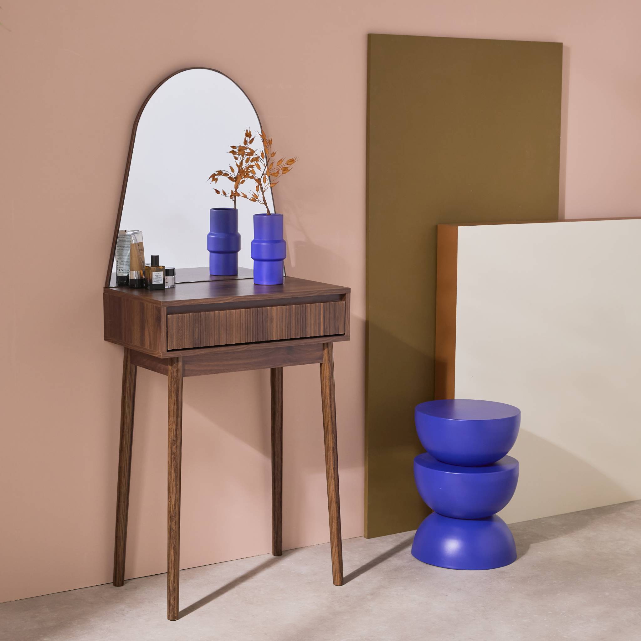 Coiffeuse décor bois LINEAR miroir arrondi 1 tiroir 60 cm. façade striée. Noyer