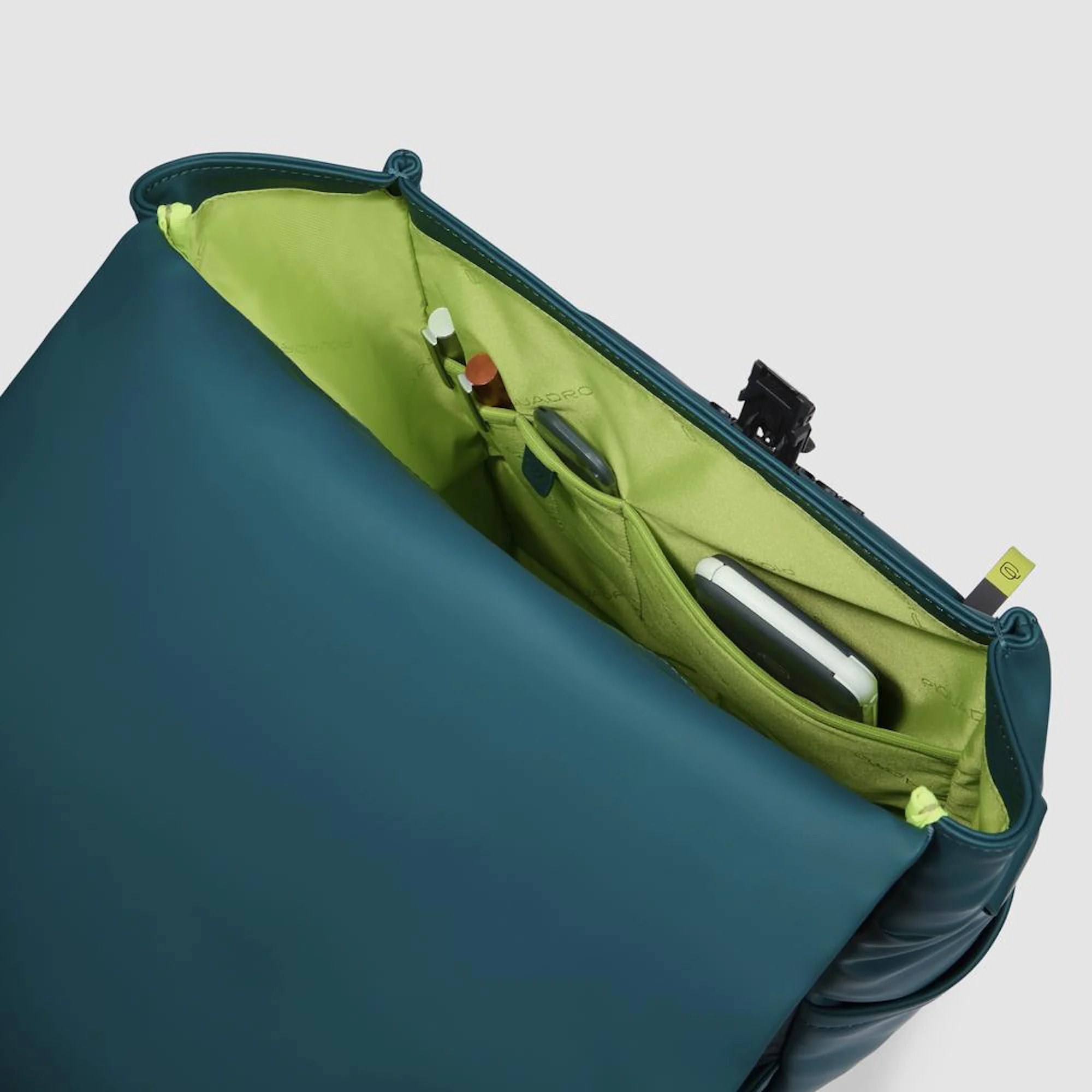 Piquadro Zaino porta pc e iPad® resistente all'acqua con protezioni antiurto e RFID