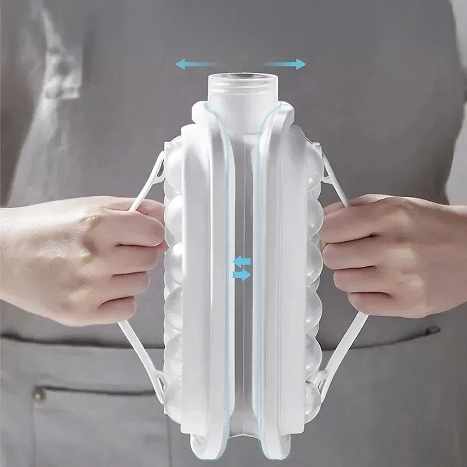 Secchiello per ghiaccio a forma di bottiglia portatile con capacità di 500ml. 17 cubetti di ghiaccio.