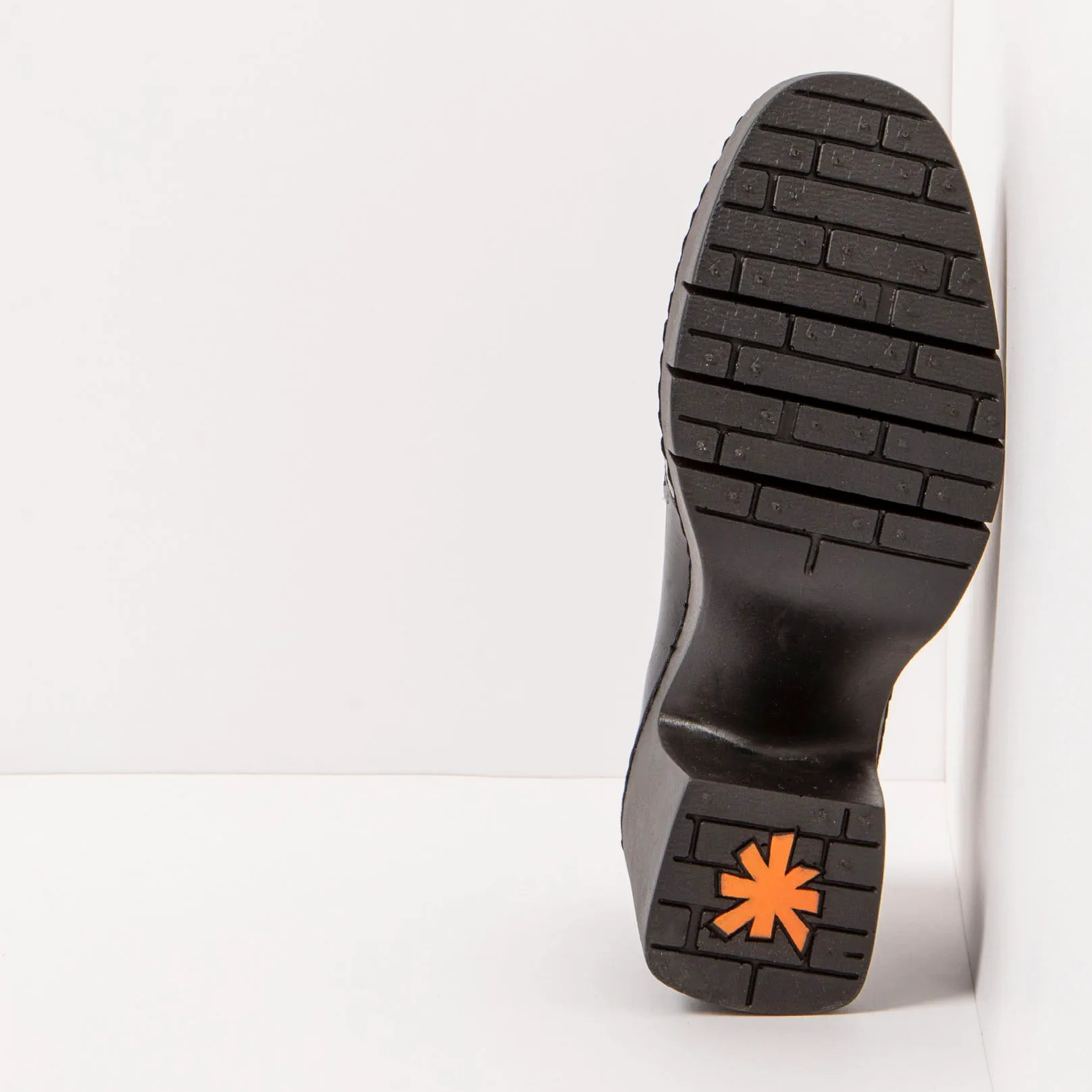 Zapatos con tacón 1654 NAPPA SHINNY BLACK-JUNGLE/SOFIA color Black-jungle