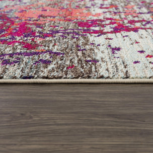 Tapis moderne aux motifs abstraits