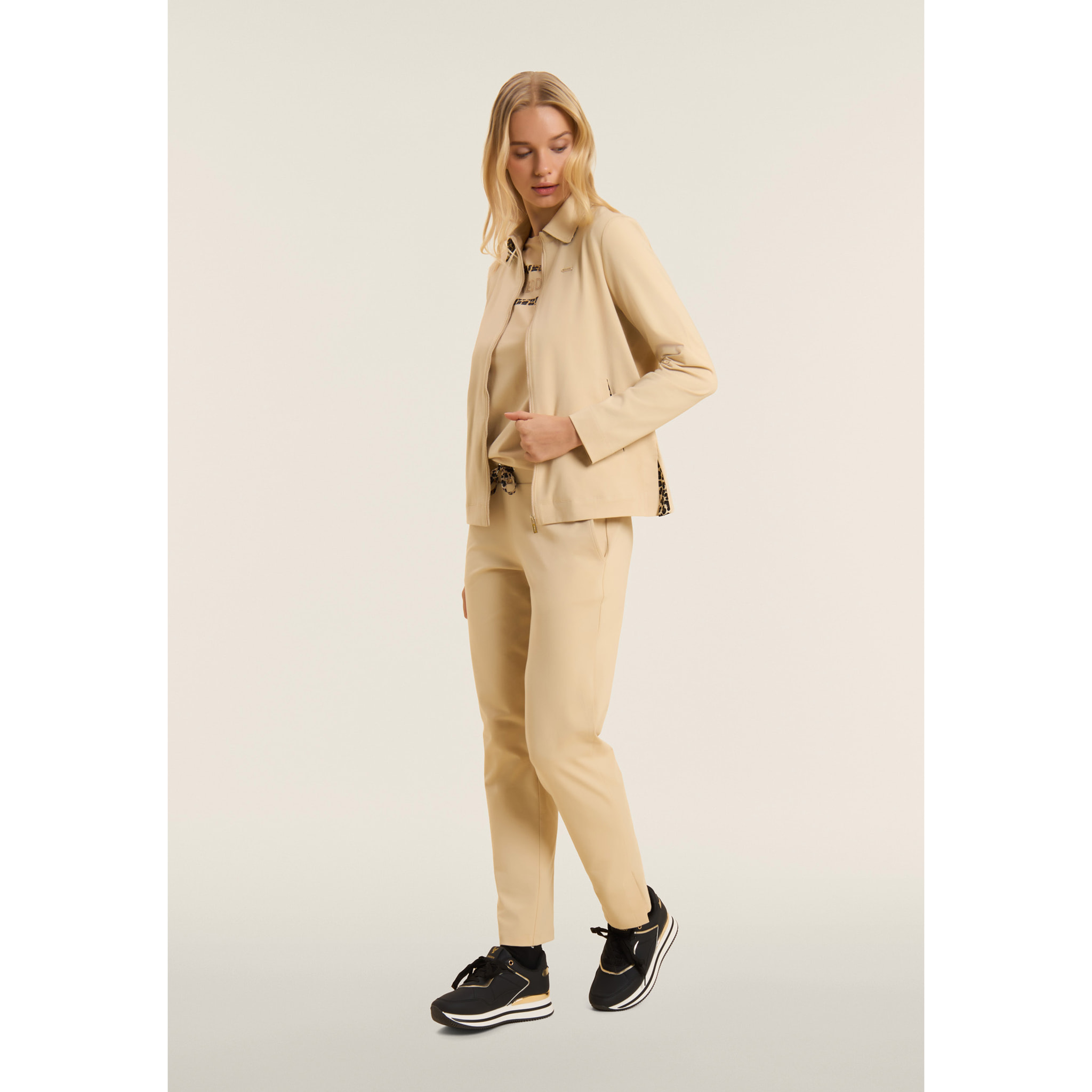 Pantaloni sportivi regular con spacchi laterali sul fondo