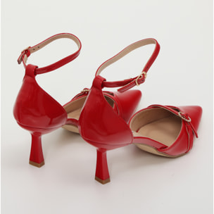 Sandali in simil pelle verniciata con tacco a rocchetto