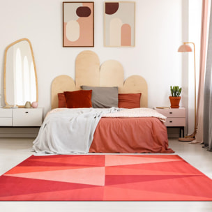 Tapis Ceje motif géométrique dans les teintes rouges