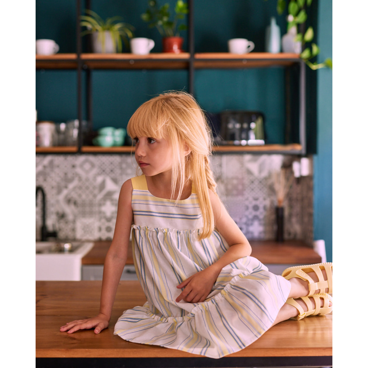 VESTIDO MIDI RAYAS AZUL Y AMARILLA TIRANTE ANCHO