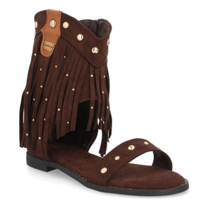 Sandalias planas con flecos y tachuelas